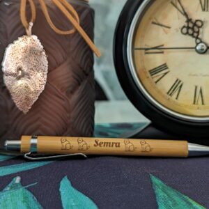 🌿 Individuelle Eleganz: Dein personalisierter Bambus-Kugelschreiber 🌸