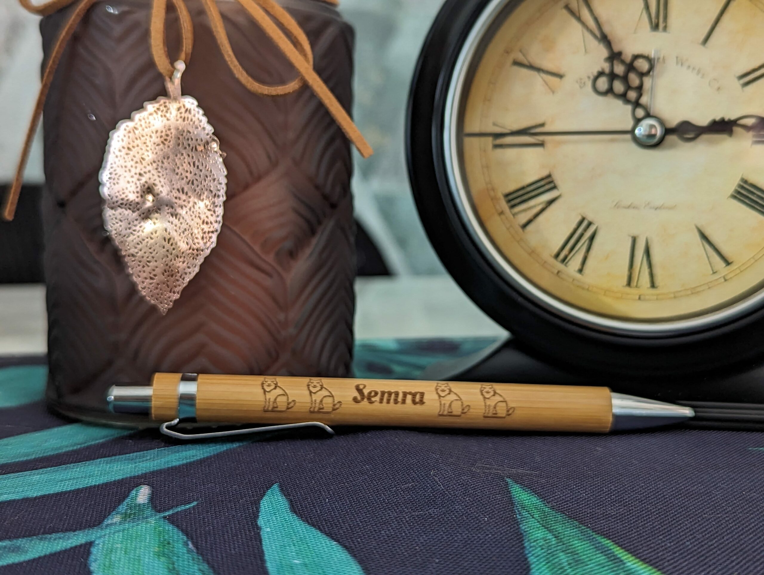 🌿 Individuelle Eleganz: Dein personalisierter Bambus-Kugelschreiber 🌸