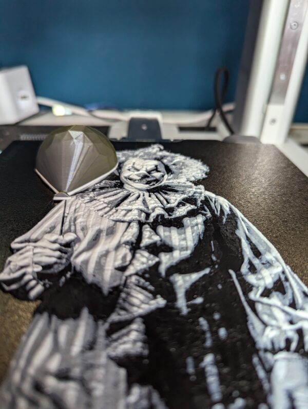 Exklusive 3D-gedruckte Schwarz-Weiß-Kunstwerke mit Standfuß – Bild 5
